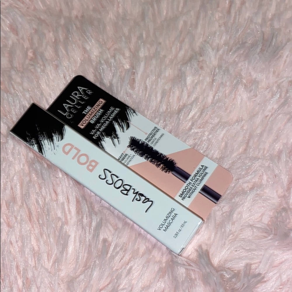 Volumizing Mascara - Picture 3 of 3